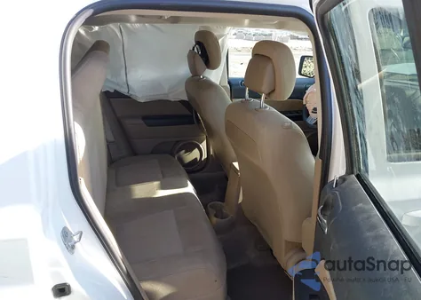 2015 Jeep Patriot Latitude z USA, uszkodzony, nr VIN 1C4NJPFA3FD203476